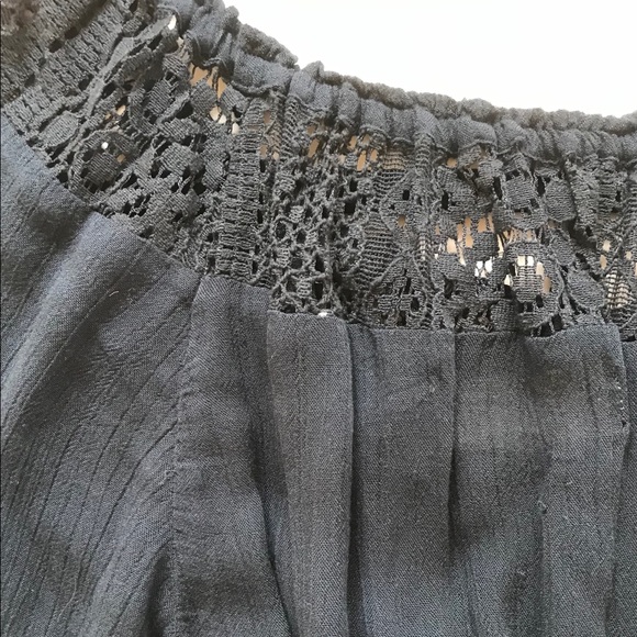 Hollister navy crop top - Picture 3 of 3